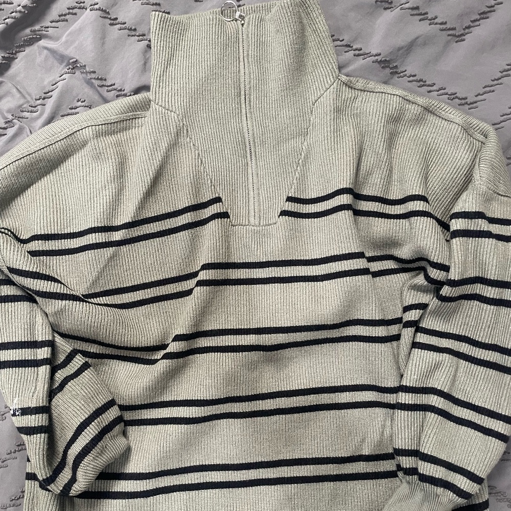 Sage green and black zip sweater size XL